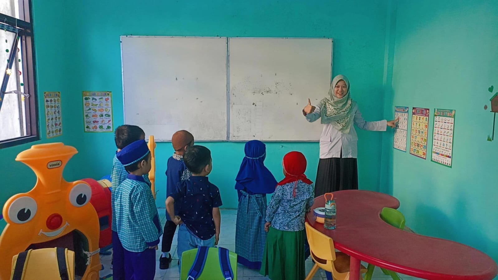 Tour lingkungan kelas